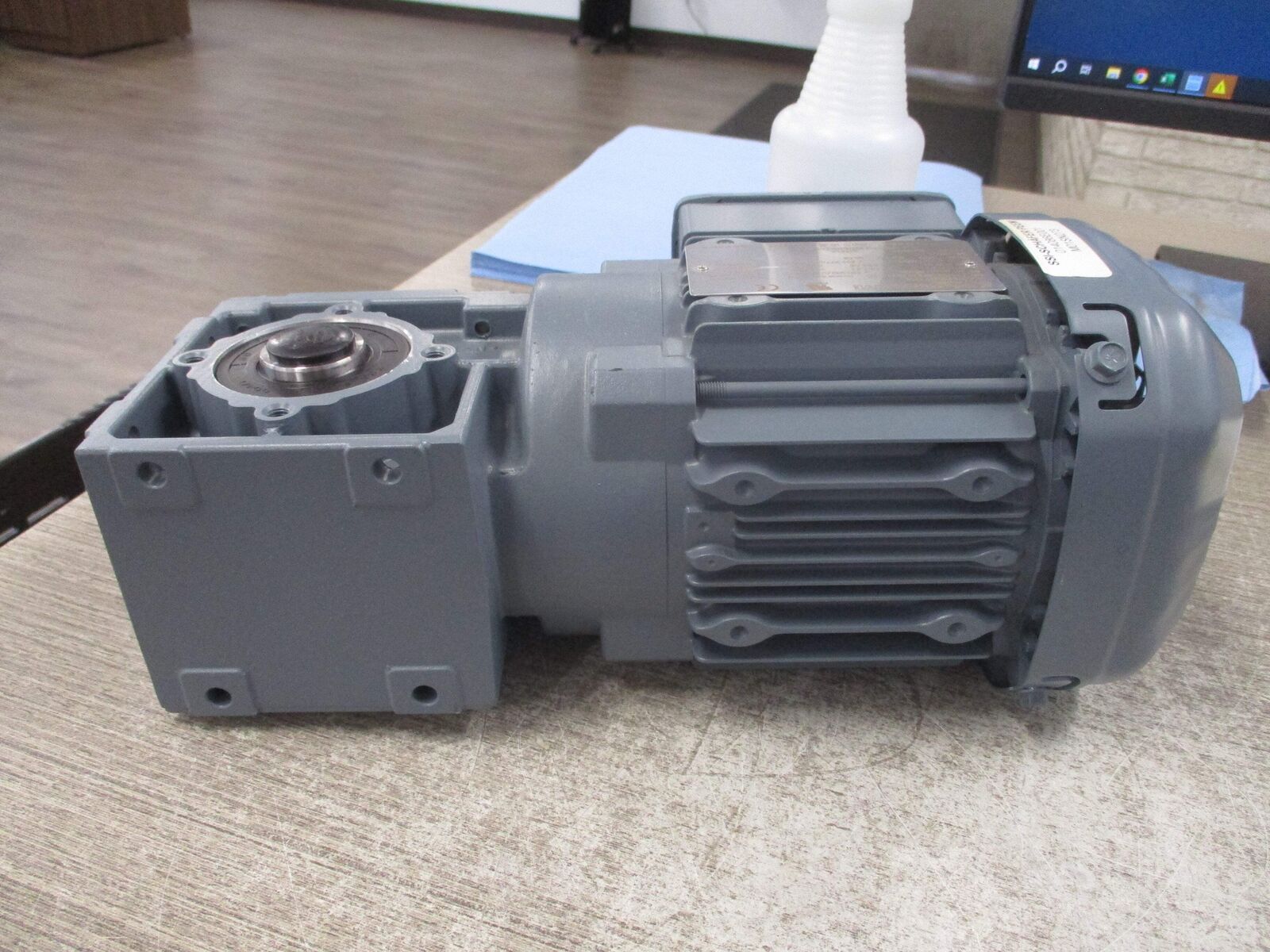 Sew-Eurodrive Gearmotor WA20 DRS71S4/M0 1SN273 0.5HP Ratio 14.33:1 96RPM Output