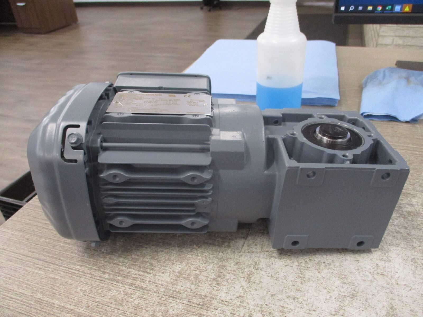 Sew-Eurodrive Gearmotor WA20 DRS71S4/M0 1SN273 0.5HP Ratio 14.33:1 96RPM Output