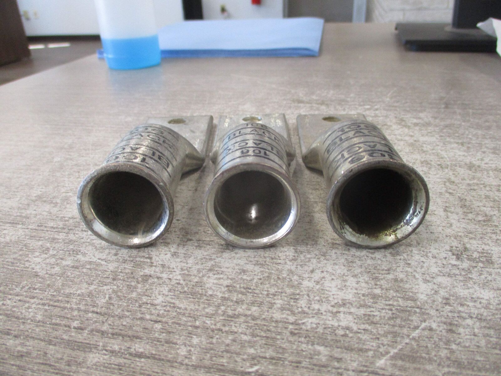 Thomas & Betts Compression Lug 1325/24 Black 106 2-Hole *Lot of 3* *No Box* New