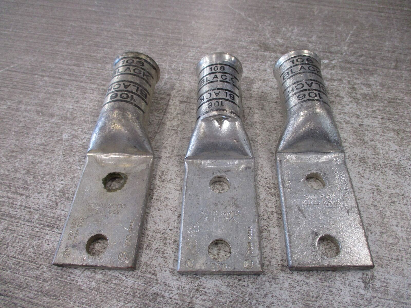 Thomas & Betts Compression Lug 1325/24 Black 106 2-Hole *Lot of 3* *No Box* New