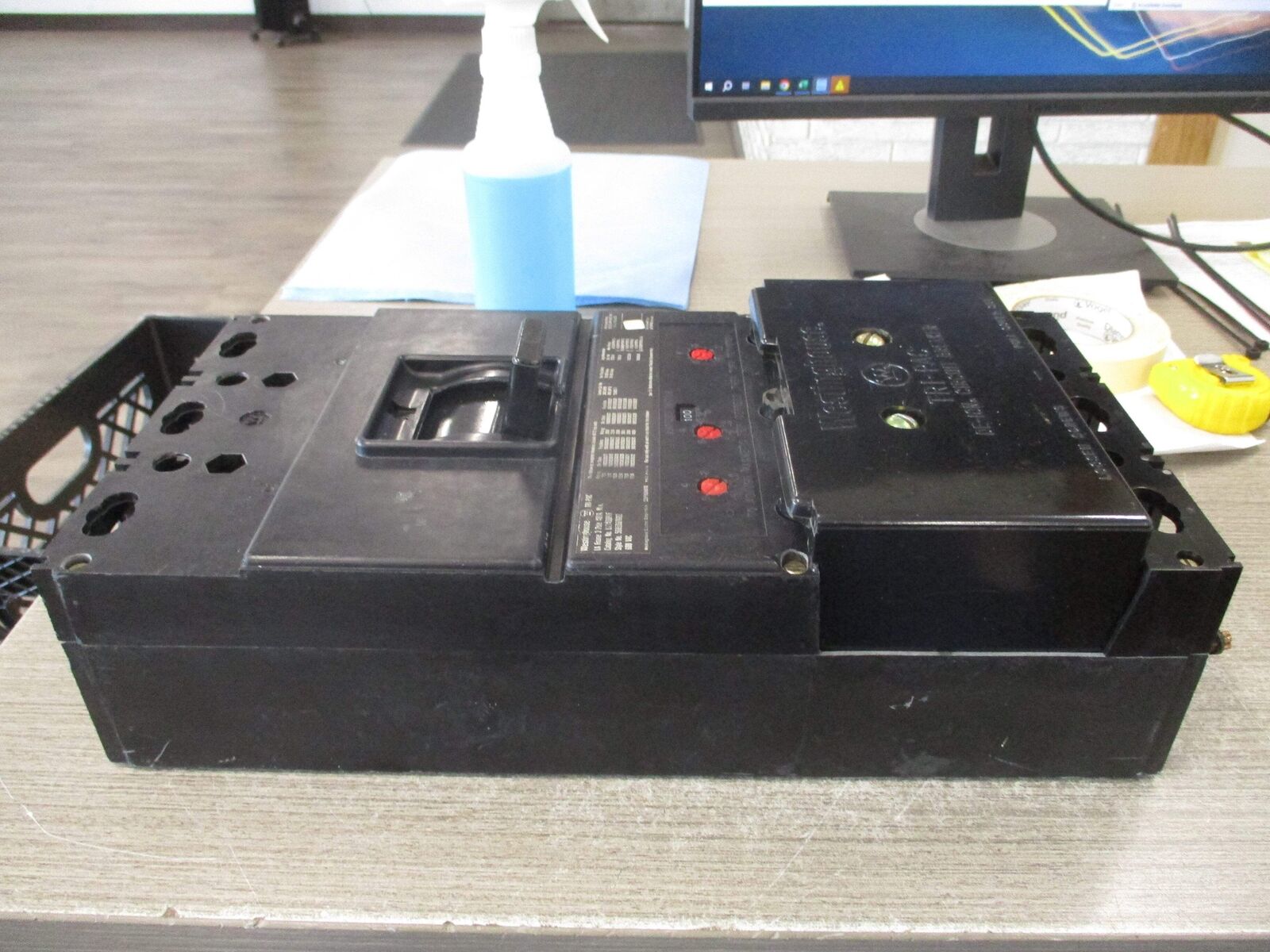 Westinghouse Tri-Pac Circuit Breaker LA3400PRF 100A Trip 600V 3P Used