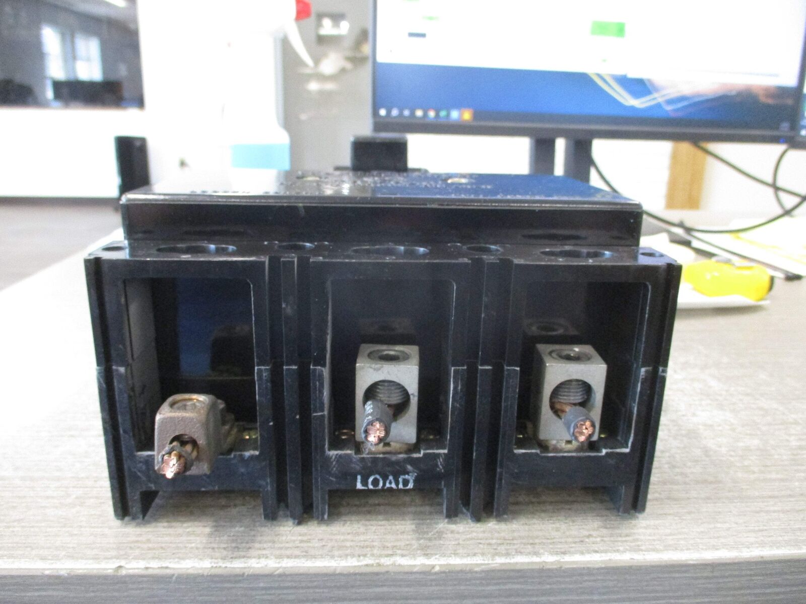 Westinghouse Tri-Pac Circuit Breaker LA3400PRF 100A Trip 600V 3P Used
