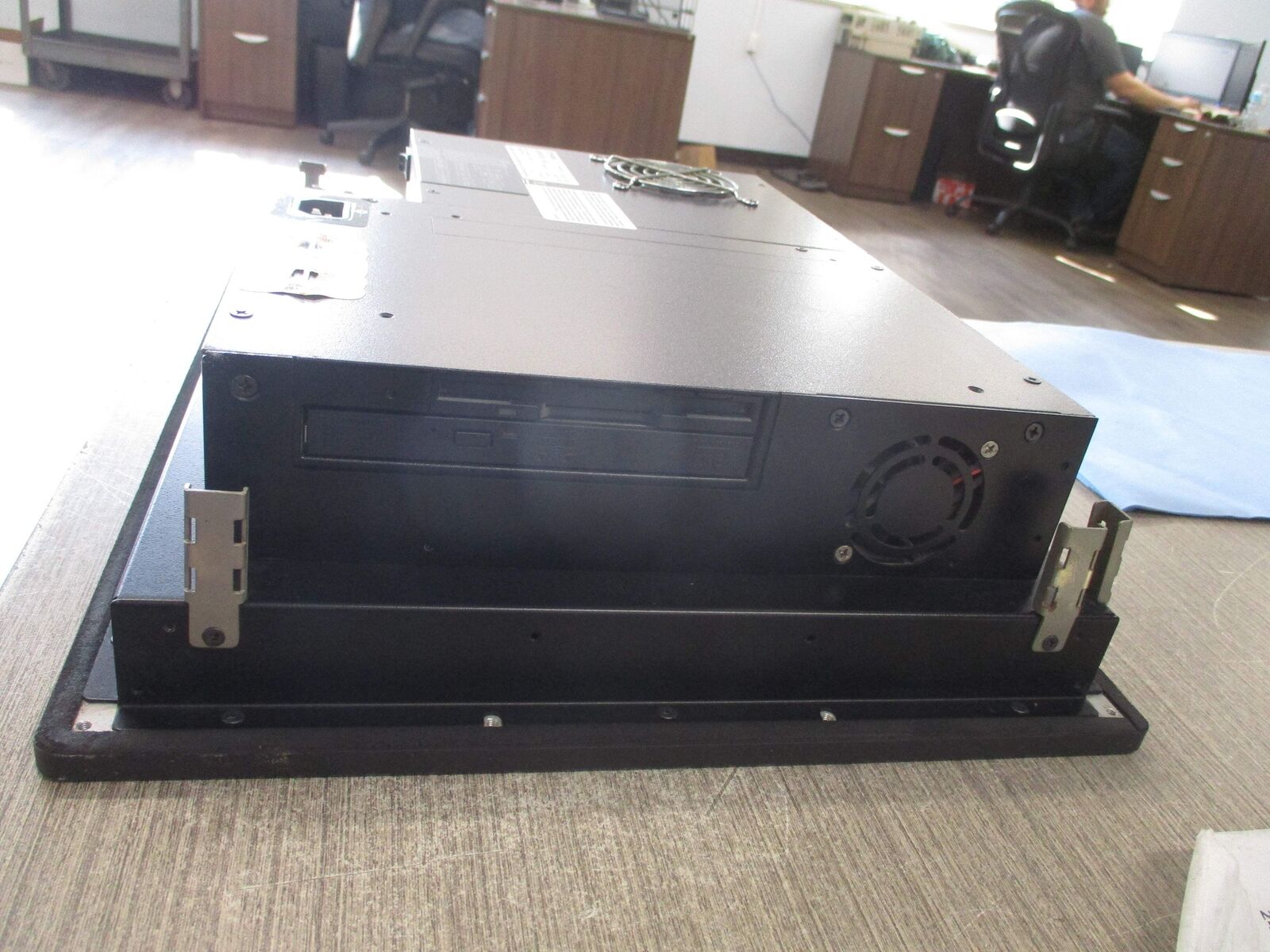 Dynamic Displays,Inc. Industrial Panel PC QES1517-505 Rev. 2 17" 100-240V 3A 50/