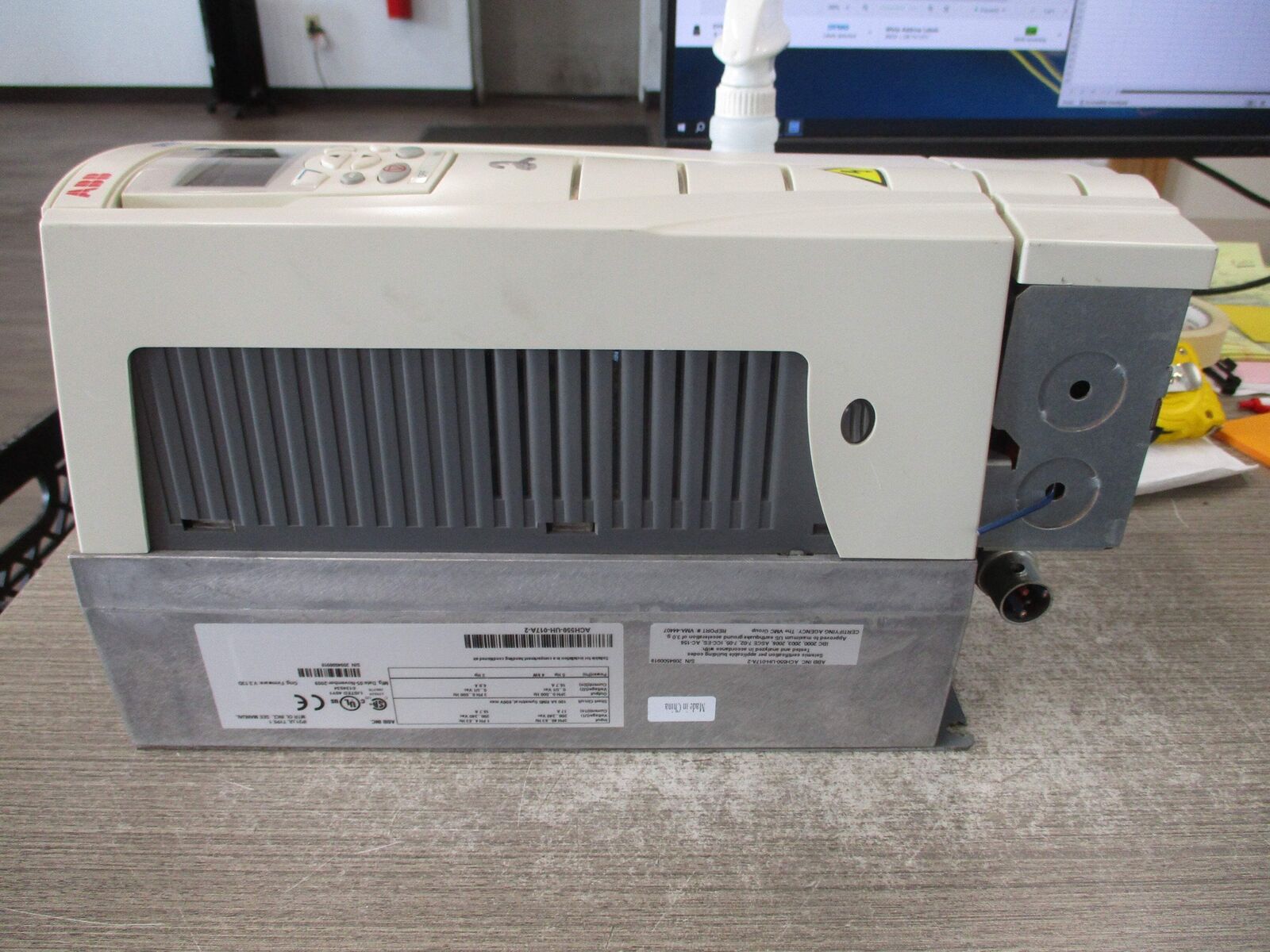 ABB ACH550 AC Drive ACH550-UH-017A-2 5HP/2HP Input: 3PH 48-63HZ 208-240VAC 17A /