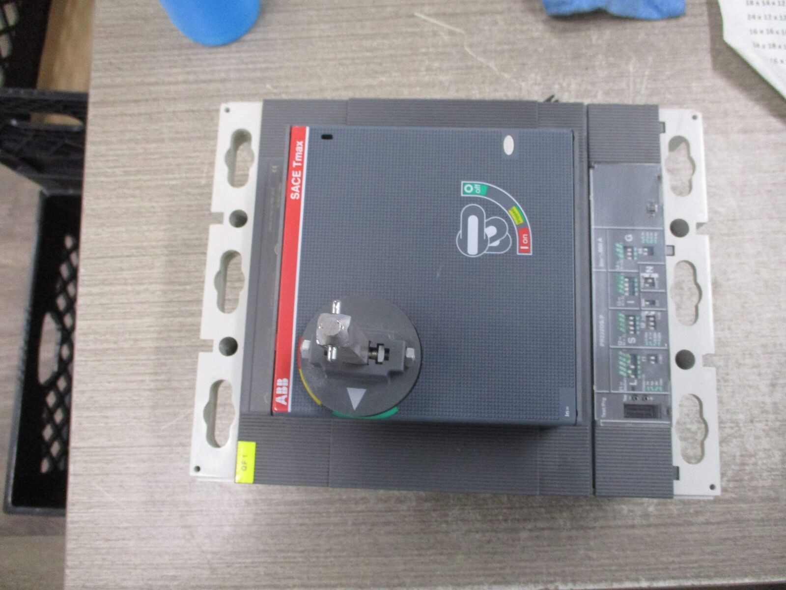 ABB SACE Tmax Breaker Disconnect T6L 800 PR222DS/P 800A 600V 3P *No Handle* Used