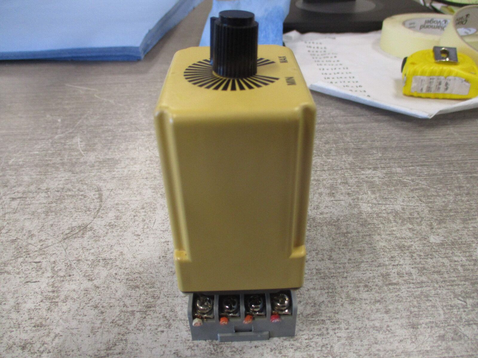 Square D Electrical Timing Relay 9050 JCK15V20 Ser. B Range: 1.8-180 Sec W/Base