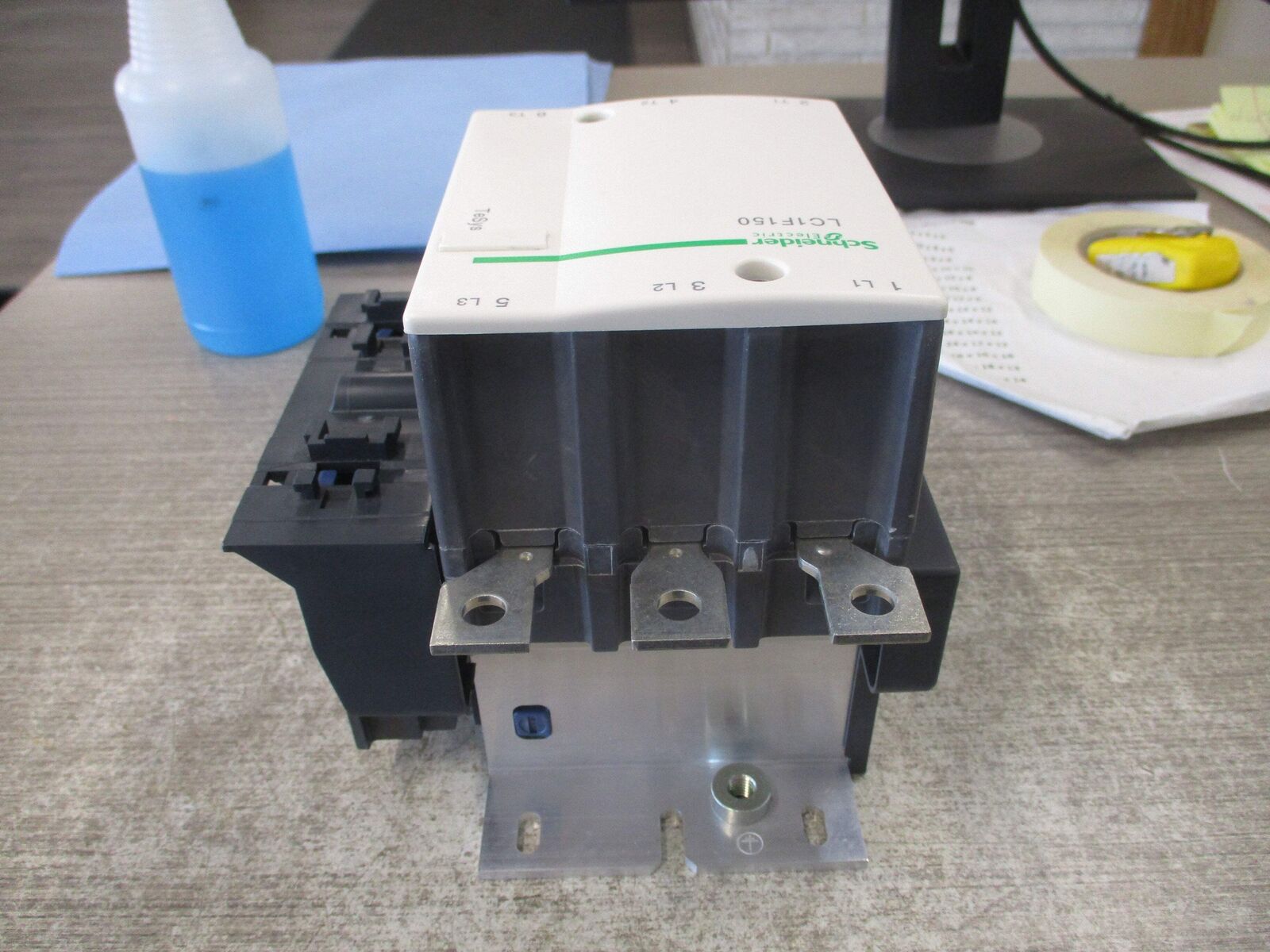 Schneider Electric Contactor LC1F150 127V Coil Used