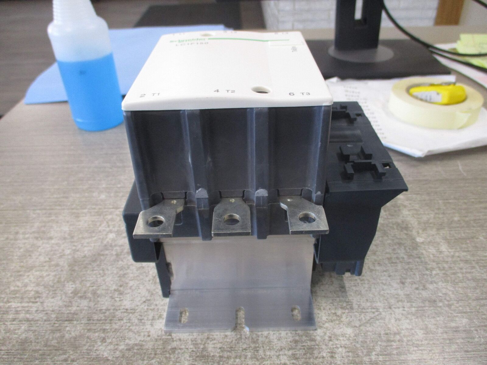 Schneider Electric Contactor LC1F150 127V Coil Used
