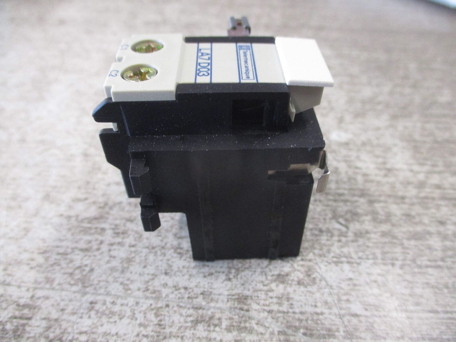 Telemecanique Overload Relay LA7D03M 220V 50/60Hz New Surplus