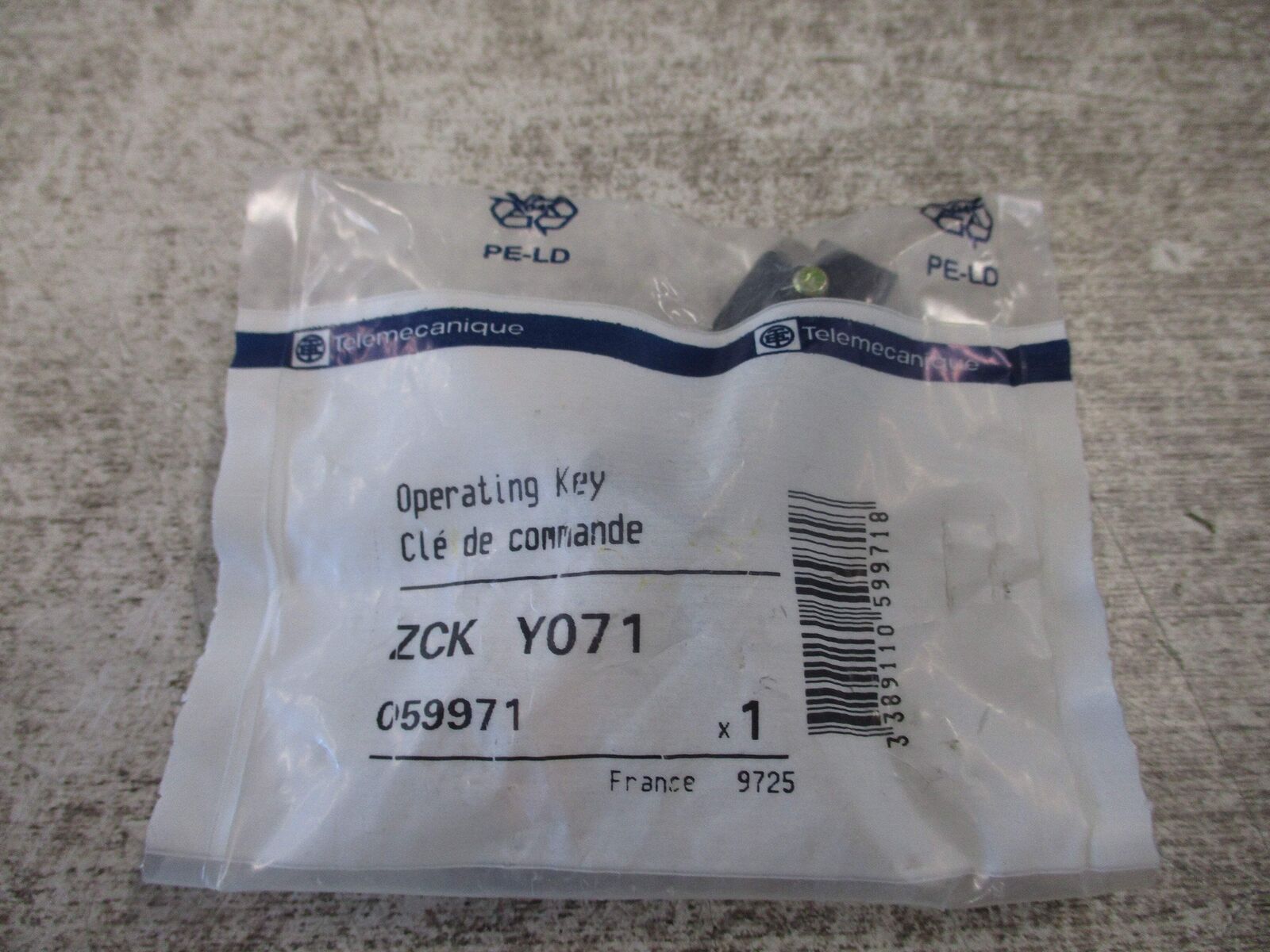 Telemecanique Operating Key ZCK Y071 New Surplus