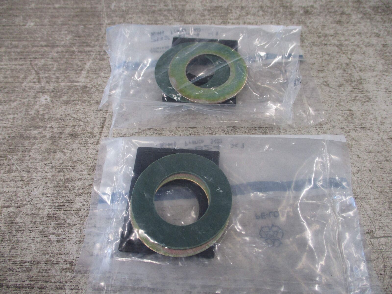 Telemecanique Adaptor Plate ZB2-BZ4 *Lot of 2* New Surplus