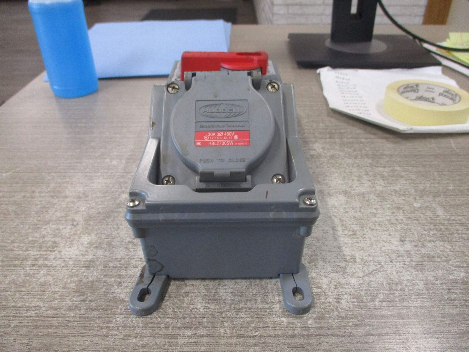 Hubbell Circuit-Lock Mechanical Interlock HBLMITL/HBL2730SW 30A 3Ph 480V Type 4X