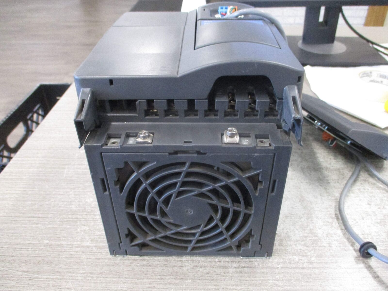 Siemens SED2-7.5/22X AC Drive 6SE6436-2UC27-5CA0 10HP 3Ph Input:200-240V +10%-10
