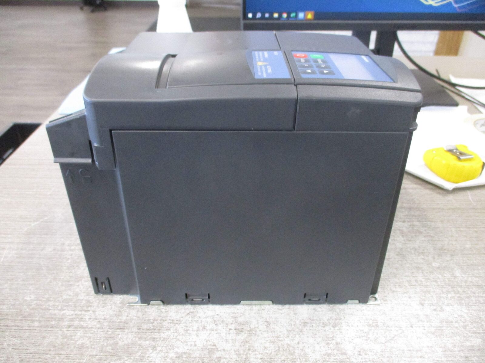 Siemens SED2-7.5/22X AC Drive 6SE6436-2UC27-5CA0 10HP 3Ph Input:200-240V +10%-10