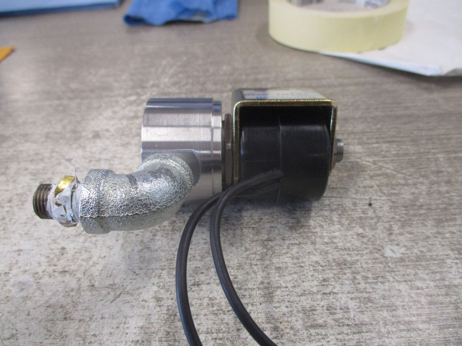 Honeywell Skinner Solenoid Valve 701N1 220/240V 50/60Hz 10W 1030PSI Used