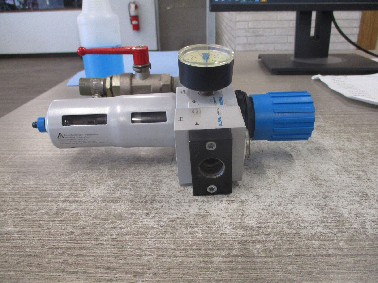 Festo Filter Regulator LFR-D-MIDI-A/FRZ-D-MIDI 180PSI Max Used