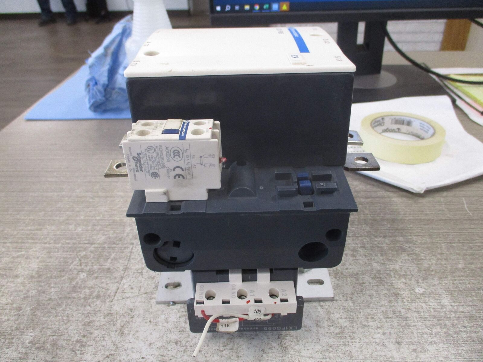 Telemecanique Contactor LC1 F185 115-120V Coil (1) Aux Contact Block Used