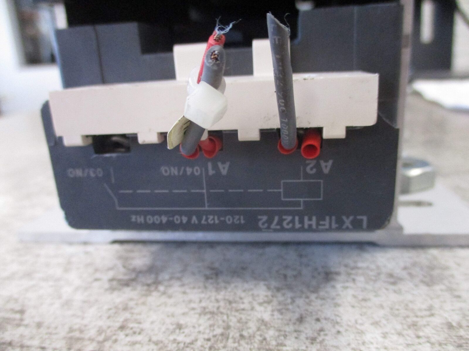 Telemecanique Contactor LC1F265 120-127V Coil 40-400 Hz 285A 600V *Chipped Coil