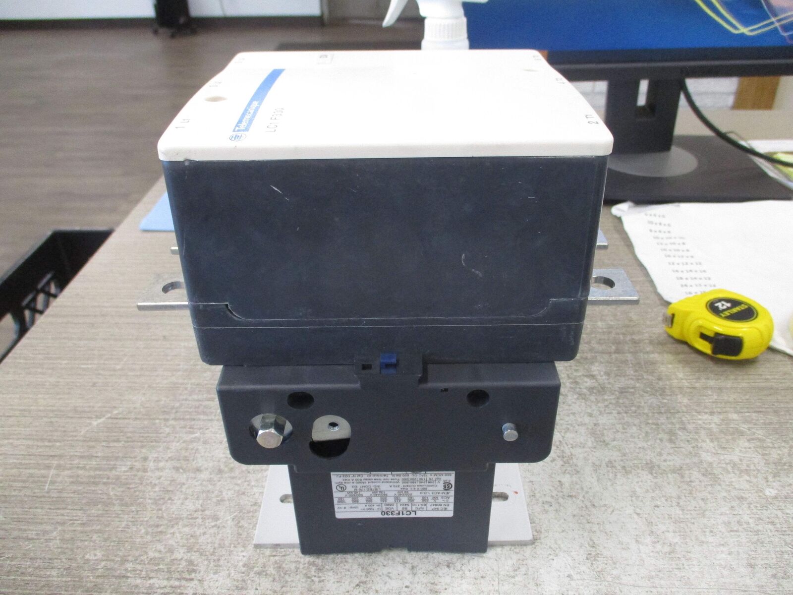 Telemecanique Contactor LC1-F330 120-127V Coil (1) Aux Contact Block Used