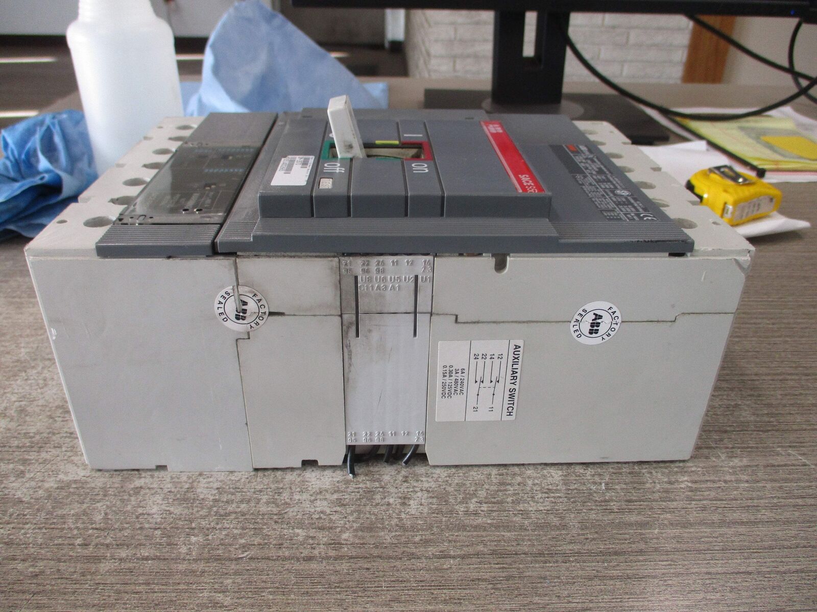 ABB SACE S5 Circuit Breaker S5N PR211 400A 600V 4P *NO Shunt Trip Wires* *Chippe