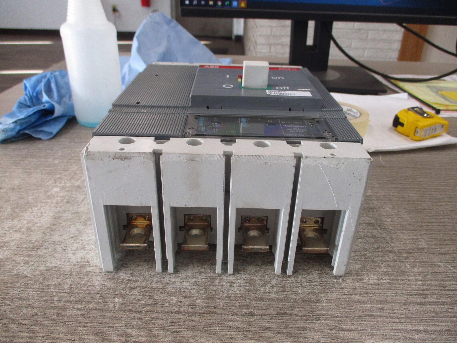 ABB SACE S5 Circuit Breaker S5N PR211 400A 600V 4P *NO Shunt Trip Wires* *Chippe