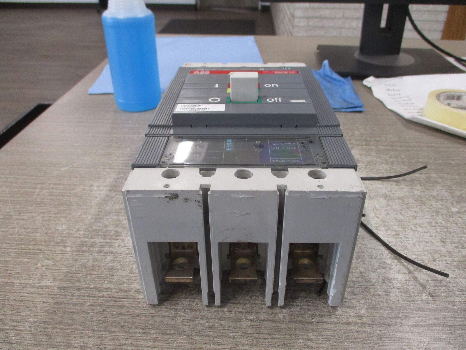 ABB SACE S5 Circuit Breaker S5N PR211 400A 600V 3P *Chipped Back Plate* Used