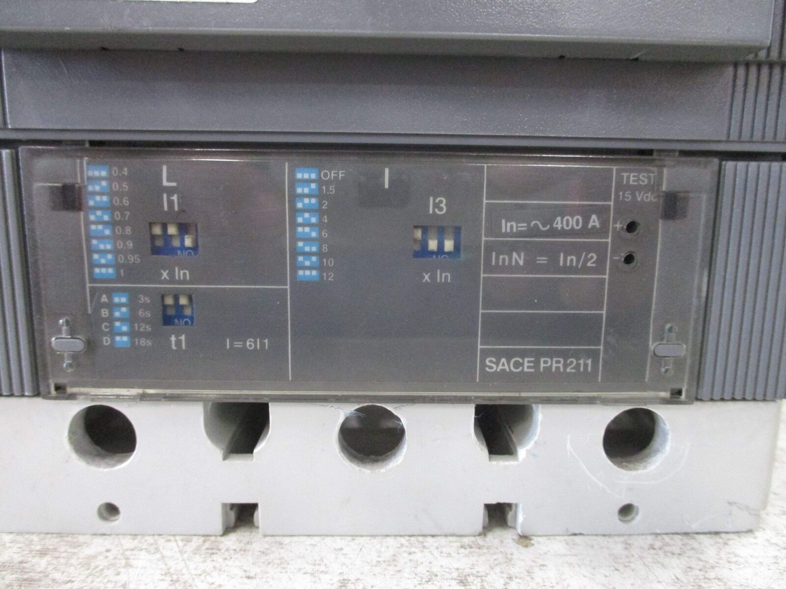 ABB SACE S5 Circuit Breaker S5N PR211 400A 600V 3P *Chipped Back Plate* Used