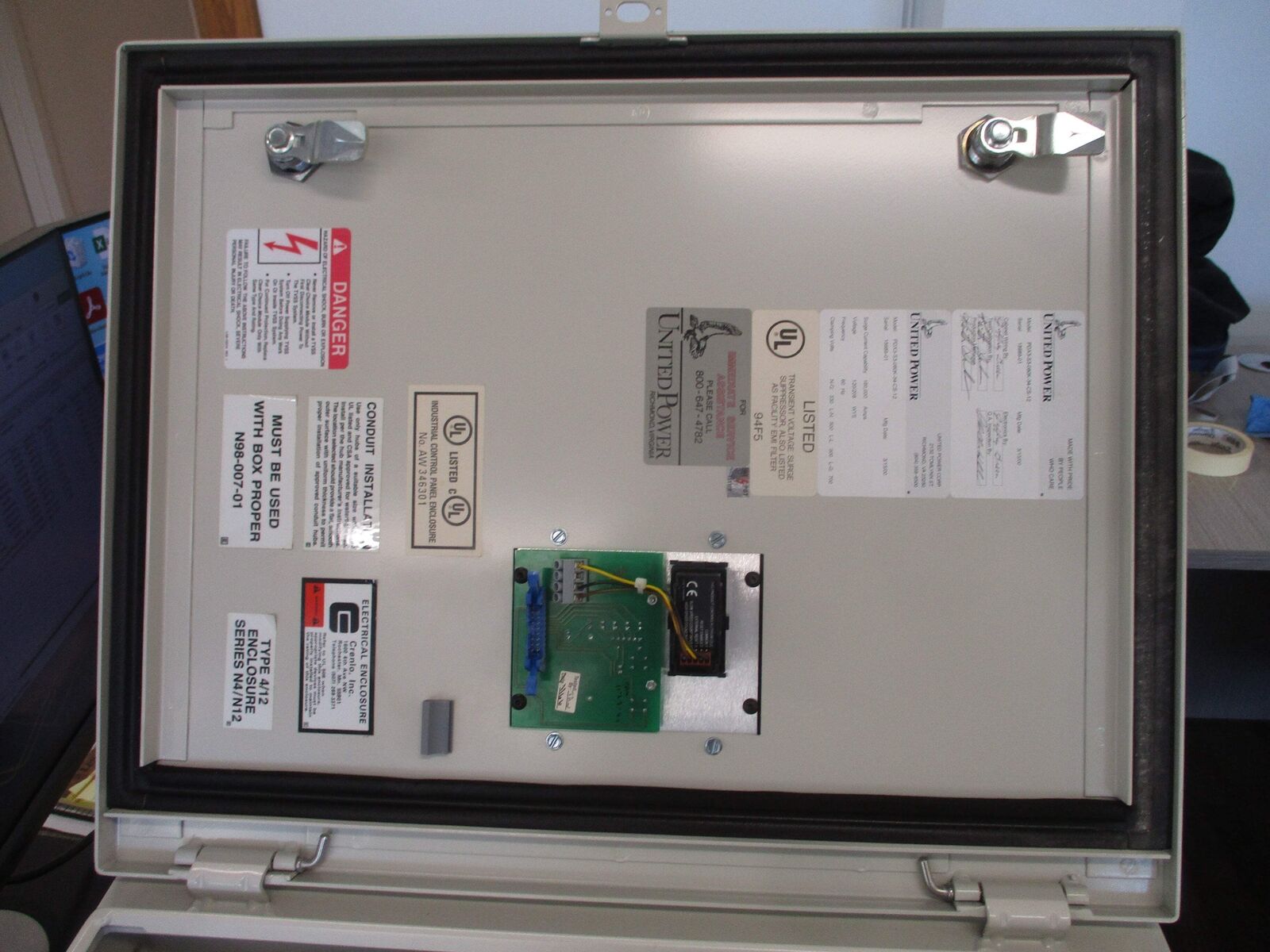 United Power Surge Suppressor PDX3-S3-080K-34-CS-12 120/208V 60Hz Ratings: 330 N