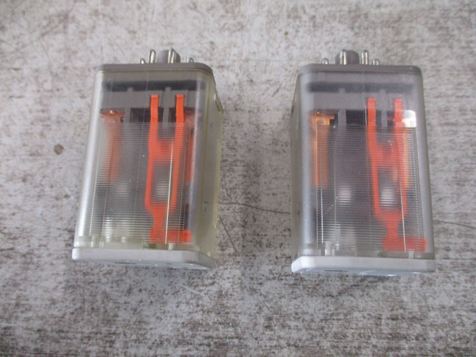 Allen Bradley Relay 700-HA32A1 Ser. B 120V *Lot of 2* Used