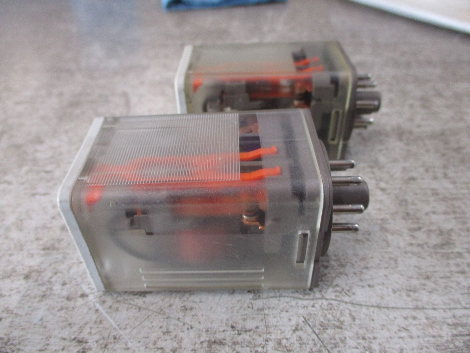 Allen Bradley Relay 700-HA32A1 Ser. B 120V *Lot of 2* Used