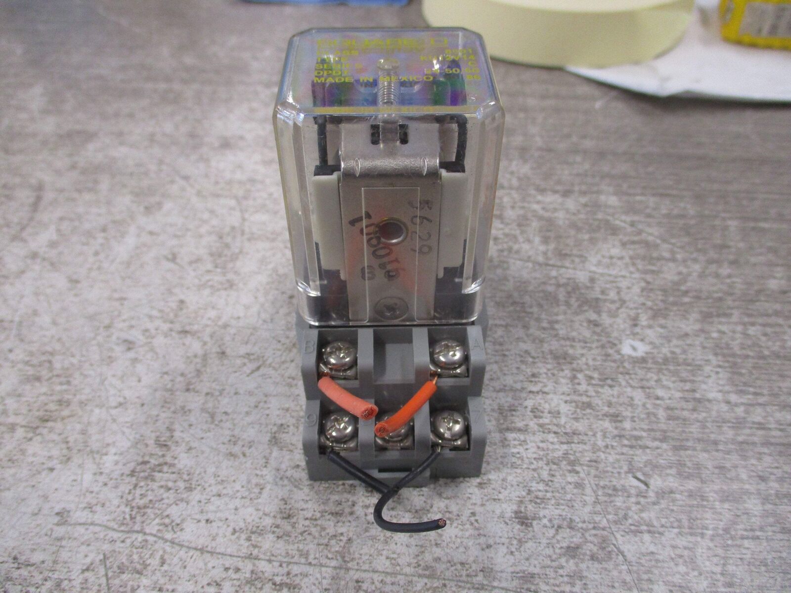 Square D Relay 8501 KU12V14 Ser. C 24V W/Base Used