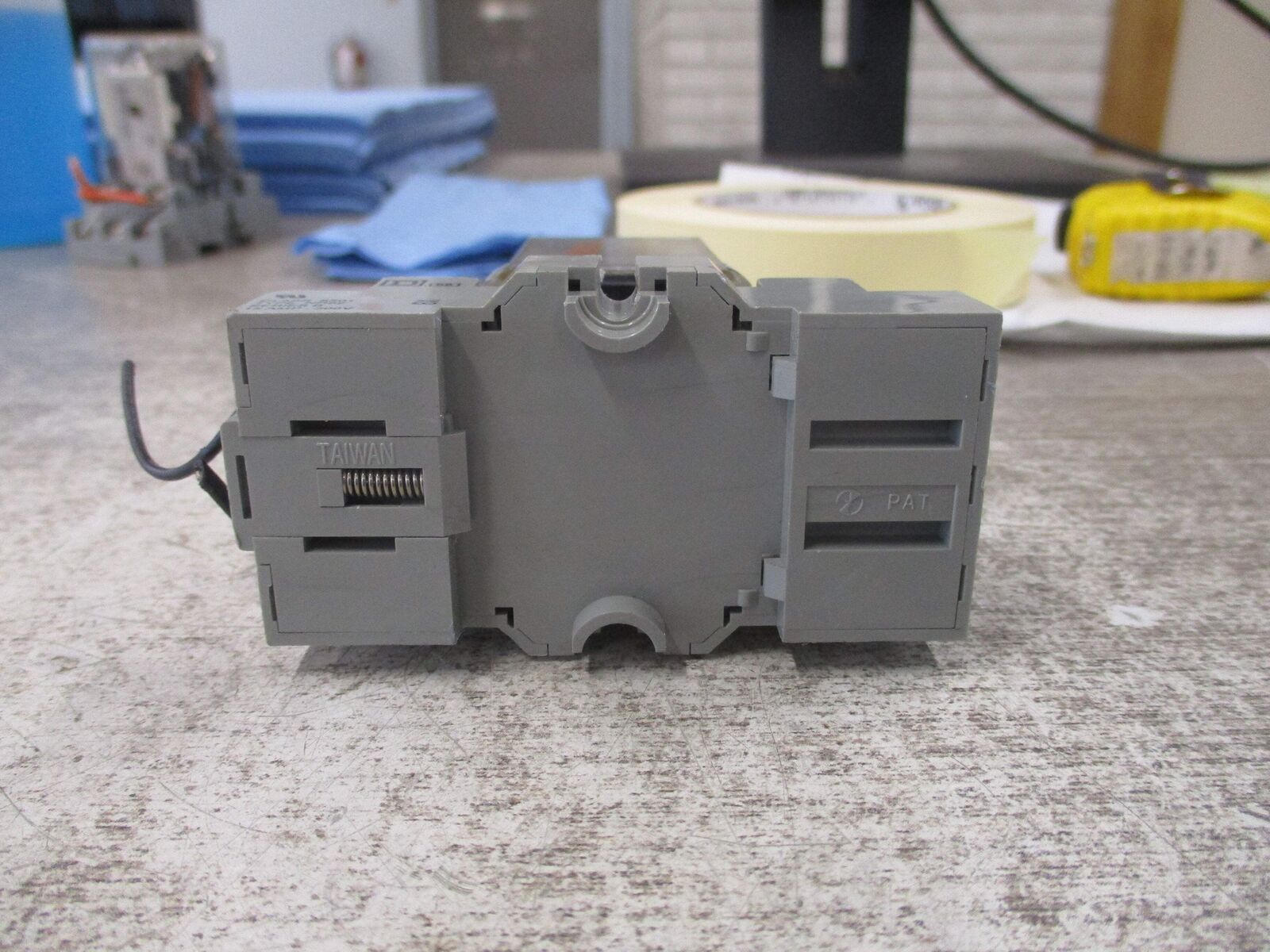 Square D Relay 8501 KU12V14 Ser. C 24V W/Base Used