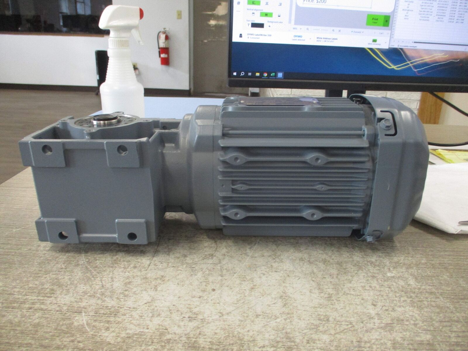 Sew-Eurodrive Gearmotor WA30 DRE80M4 M01SN997 IHP Ratio 14.33:1 122RPM Output Ne