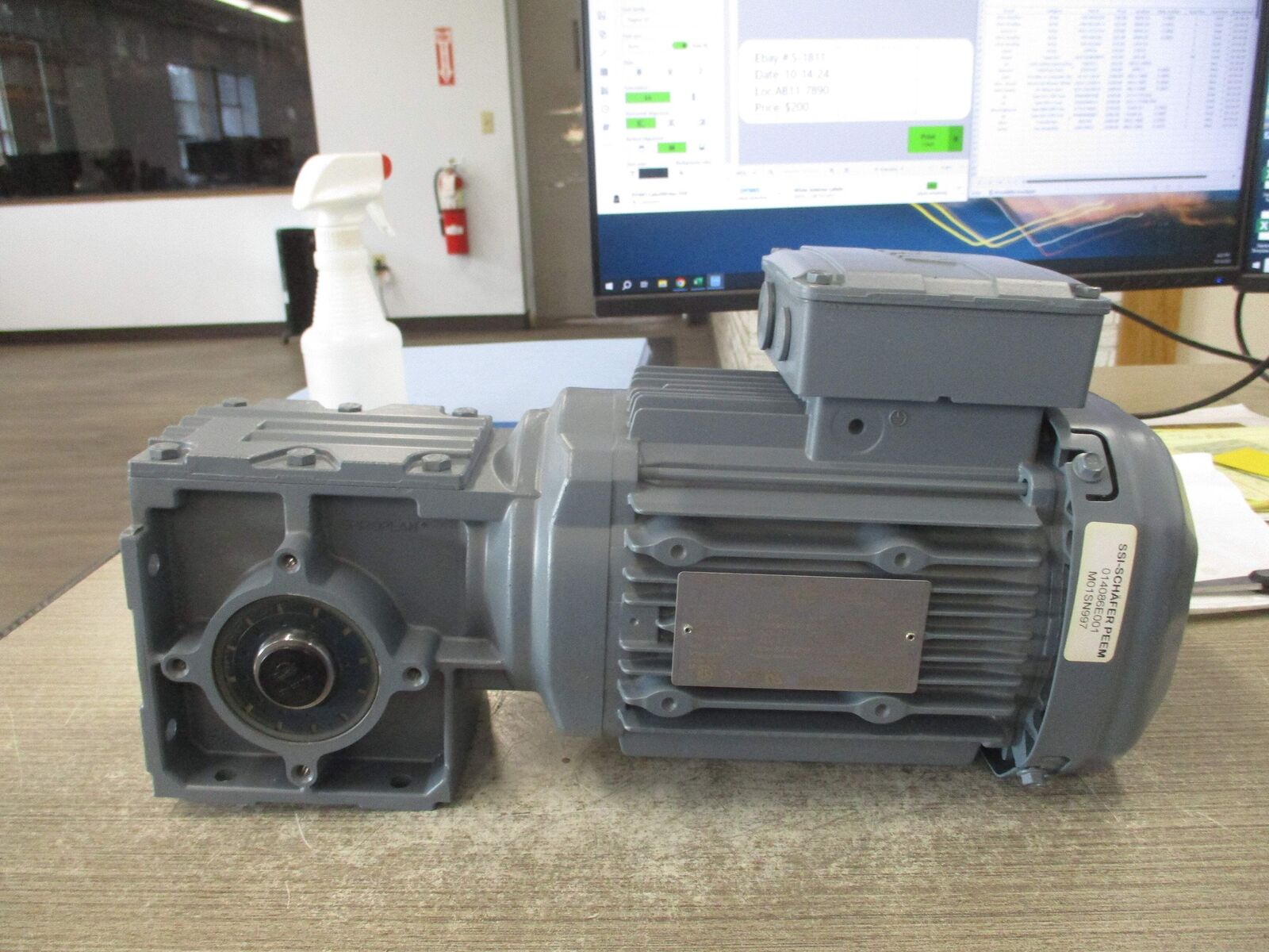 Sew-Eurodrive Gearmotor WA30 DRE80M4 M01SN997 IHP Ratio 14.33:1 122RPM Output Ne