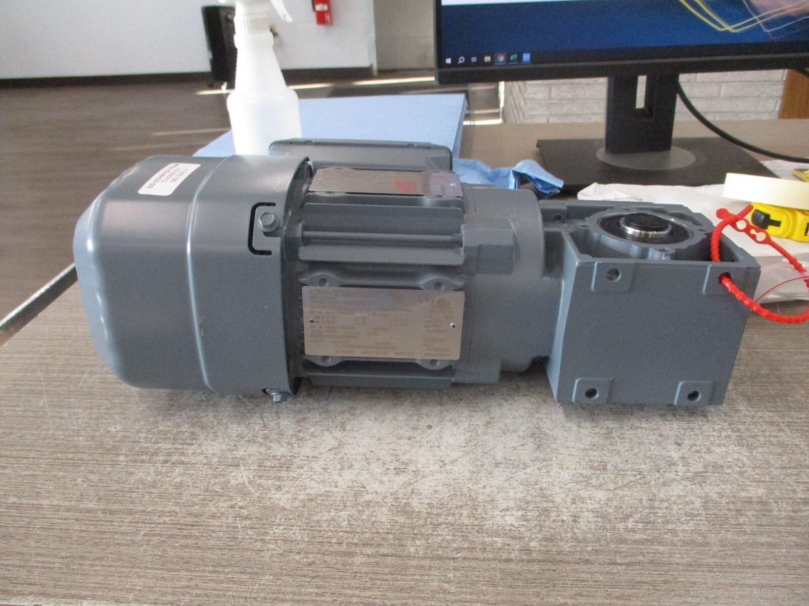 Sew-Eurodrive Gearmotor WA20 DRS71S4B05/TH 0.5HP Ratio 10.25:1 166RPM Output New