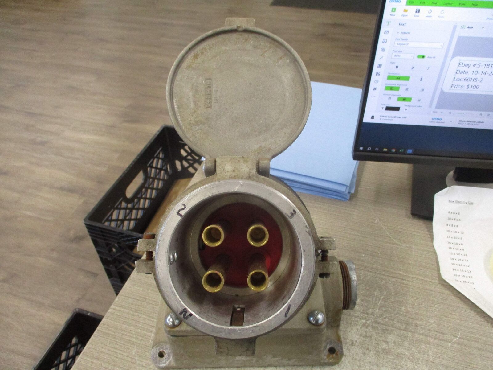 Crouse-Hinds Receptacle AR2041 S22 200A 600V W/Base & Angle Adapter *Cover Stuck