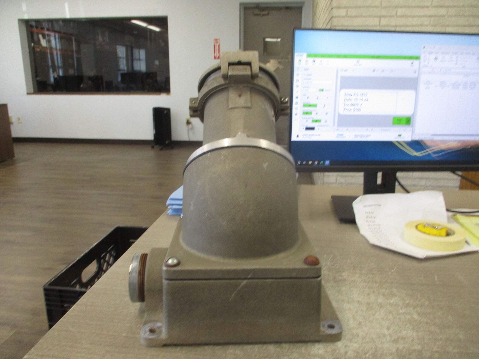 Crouse-Hinds Receptacle AR2041 S22 200A 600V W/Base & Angle Adapter *Cover Stuck