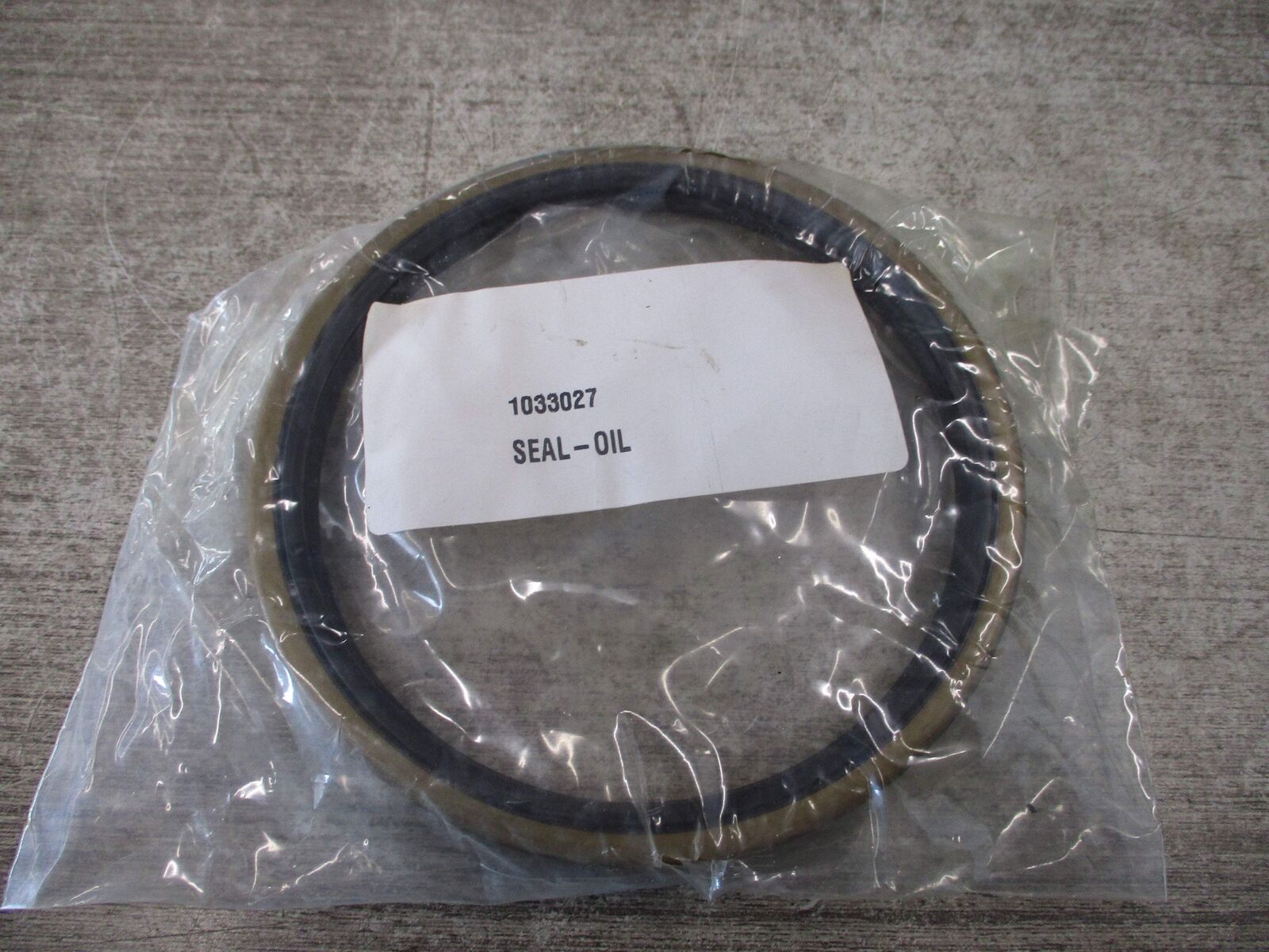 Caterpillar Oil seal 1033027 *No Box* New Surplus