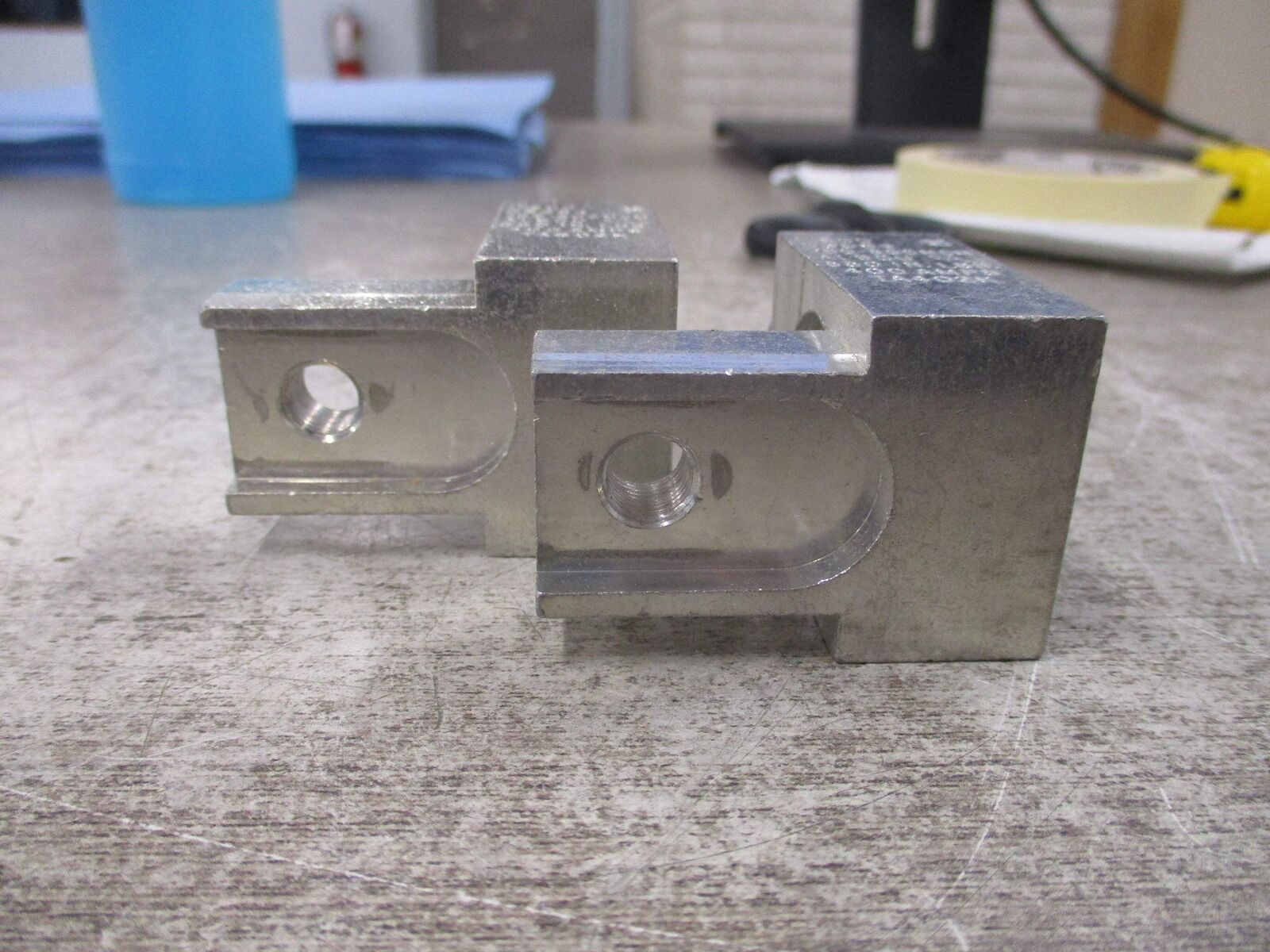 Ilsco Mechanical Lug D3564 750-500MCM *No Box* *Lot of 2* New Surplus