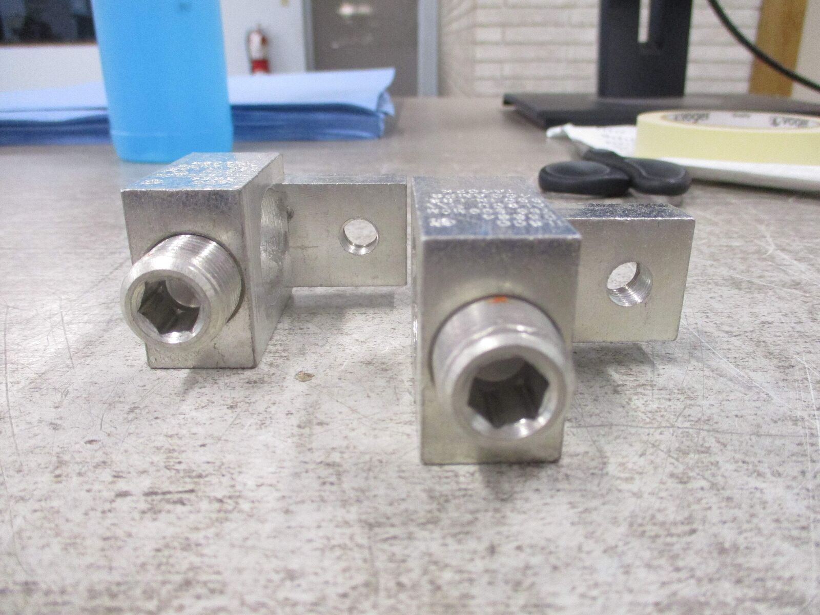 Ilsco Mechanical Lug D3564 750-500MCM *No Box* *Lot of 2* New Surplus