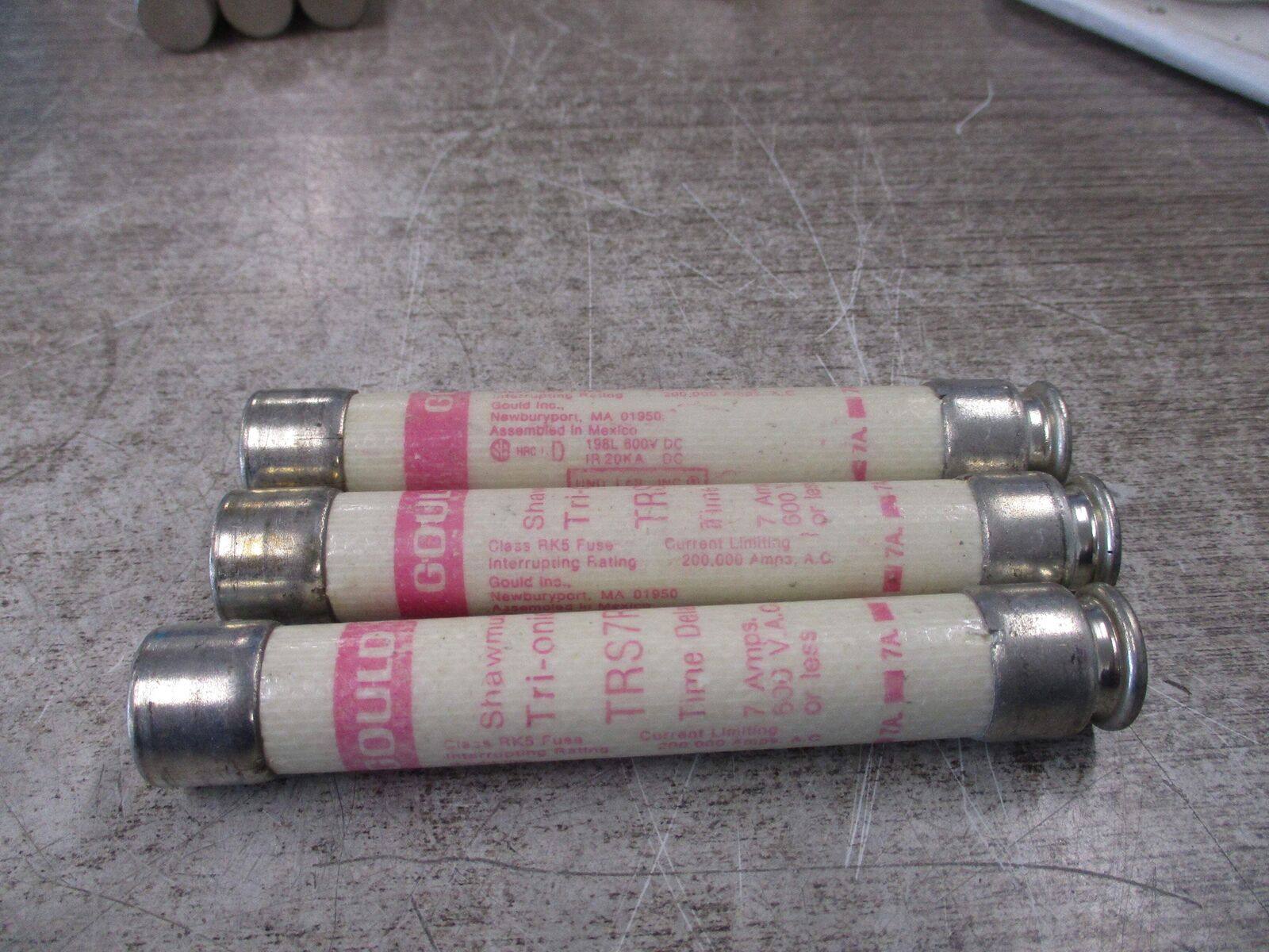 Gould Shawmut Tri-Onic Fuse TRS7R 7A 600V *Lot of 3* Used