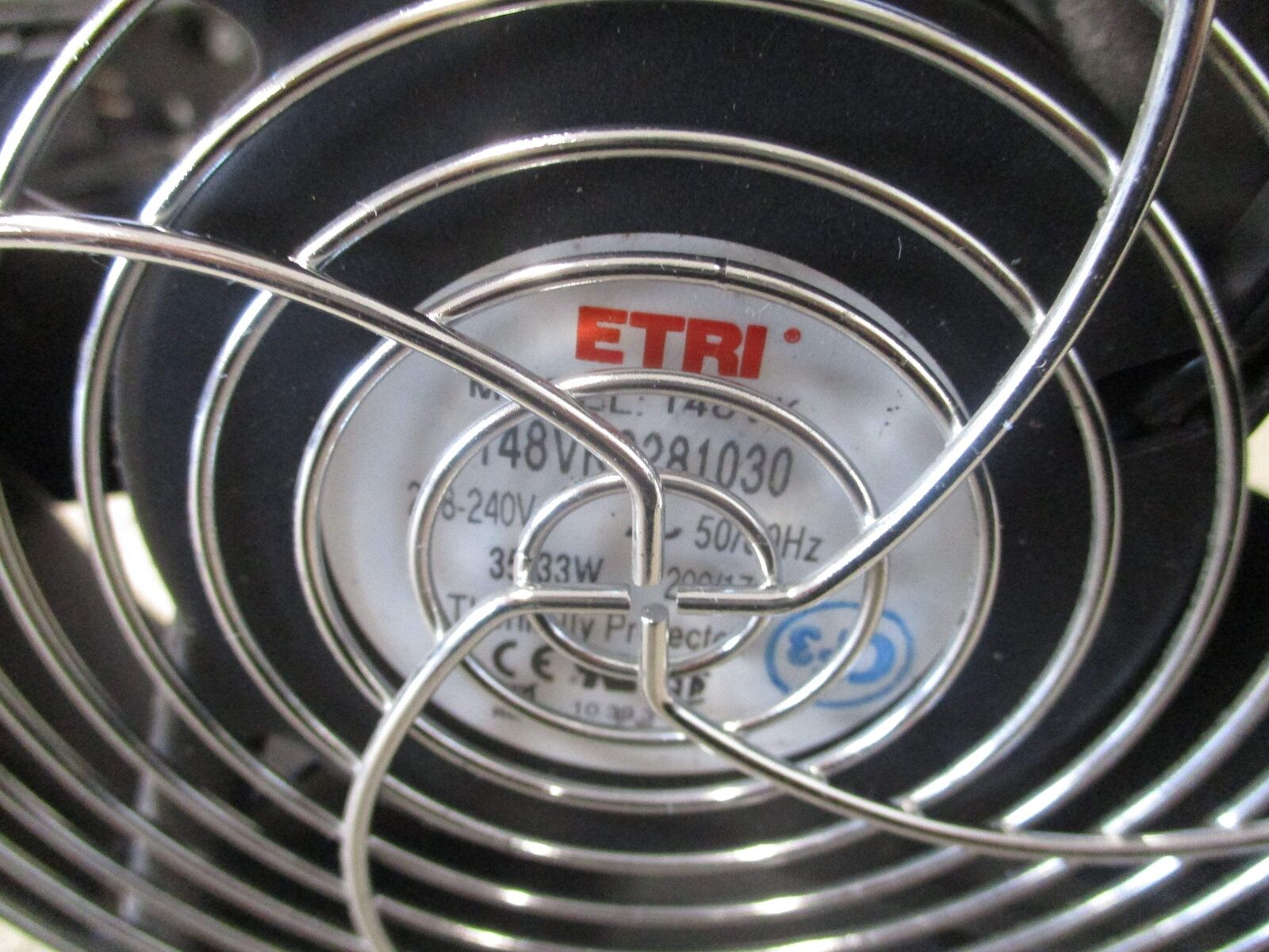 ETRI Axial Fan 148VK0281030 208-240V 50/60Hz 35/33W 200/170mA Used