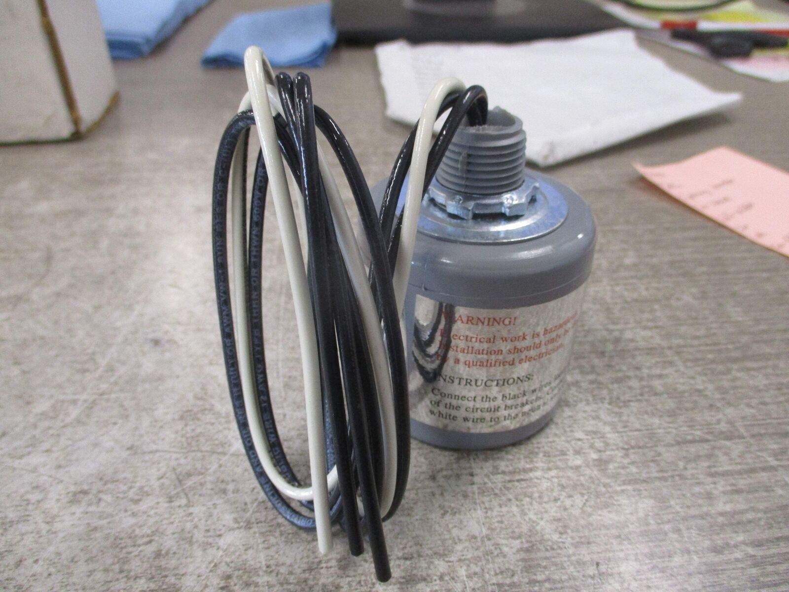 Delta Lightning Arrestor LA 302R 125-250V 3W 1Ph 50-60Hz New Surplus