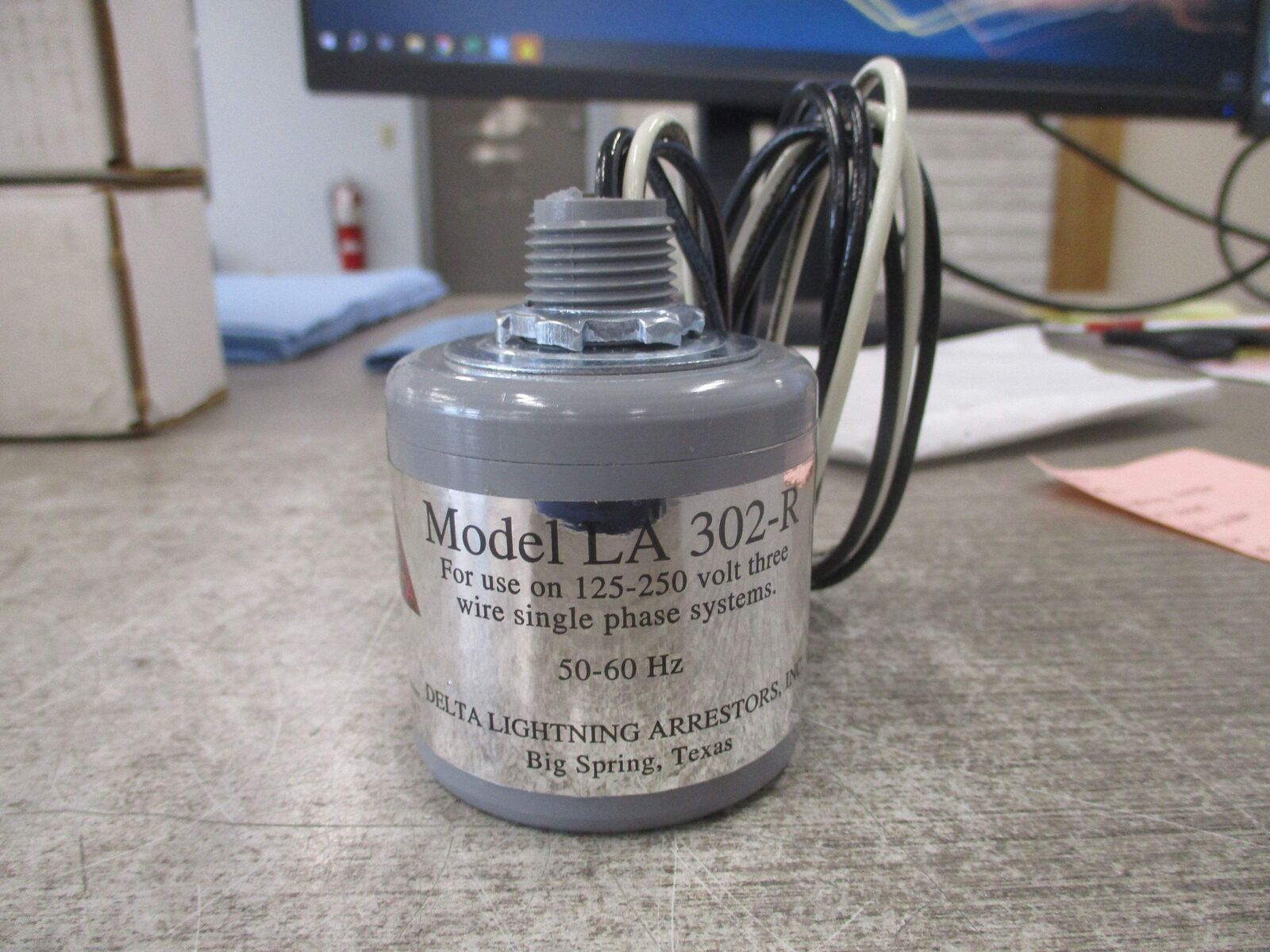 Delta Lightning Arrestor LA 302R 125-250V 3W 1Ph 50-60Hz New Surplus