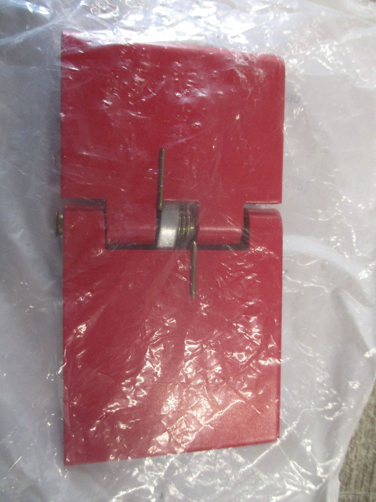 Leviton Snap Back Cover 203-16S21-R New Surplus