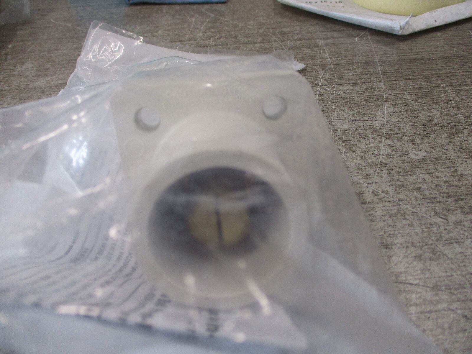 Leviton Male Panel Cam Type Receptacle 362-16R23-4UW 400A 600V New Surplus
