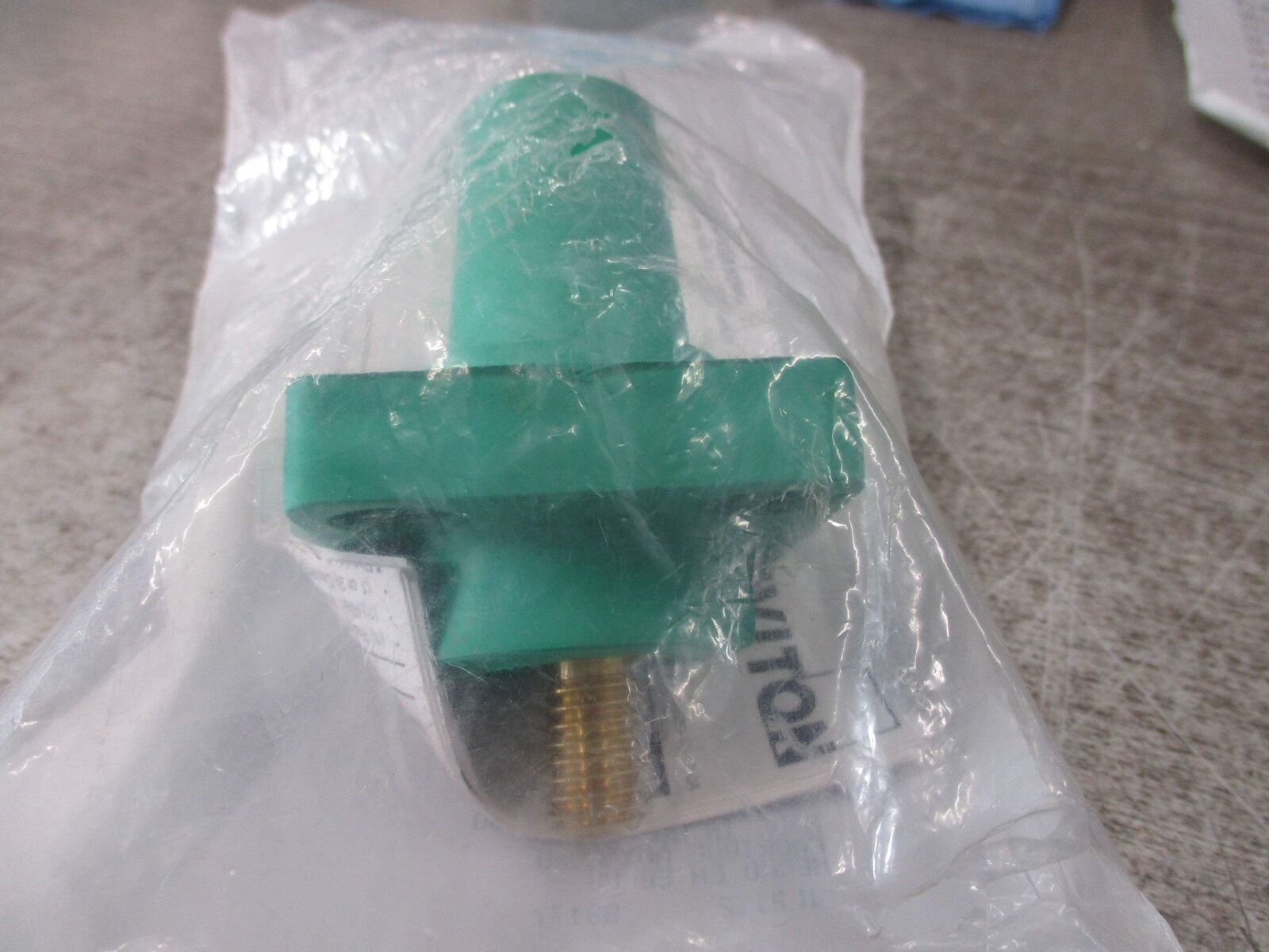 Leviton Female Panel Connector 315-16R24-G 400A 600V New Surplus