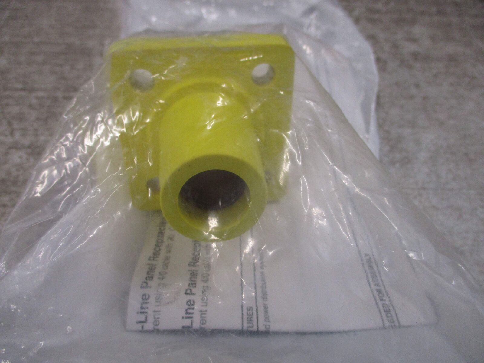 Leviton Cam Type Female Panel Receptacle 266-16R24-14Y 400A 600V New Surplus