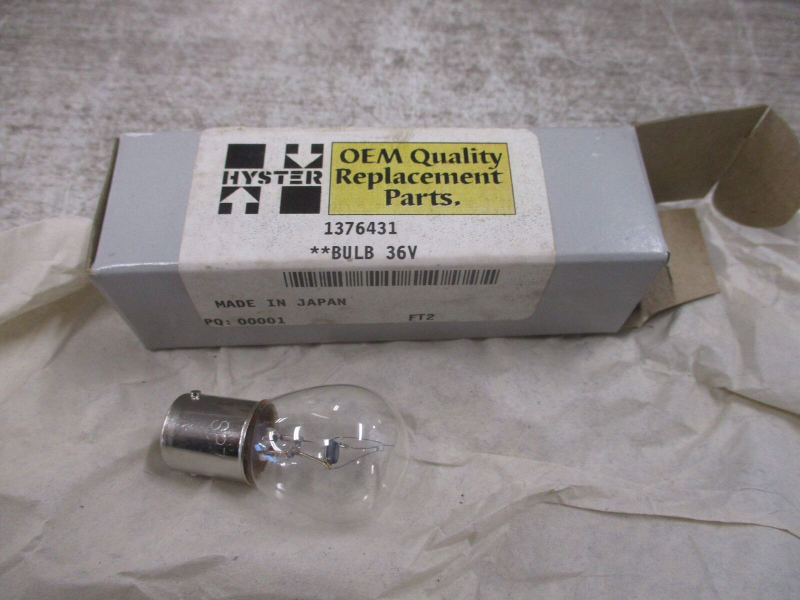 Hyster Forklift Bulb 1376431 36V *Lot of 2* New Surplus