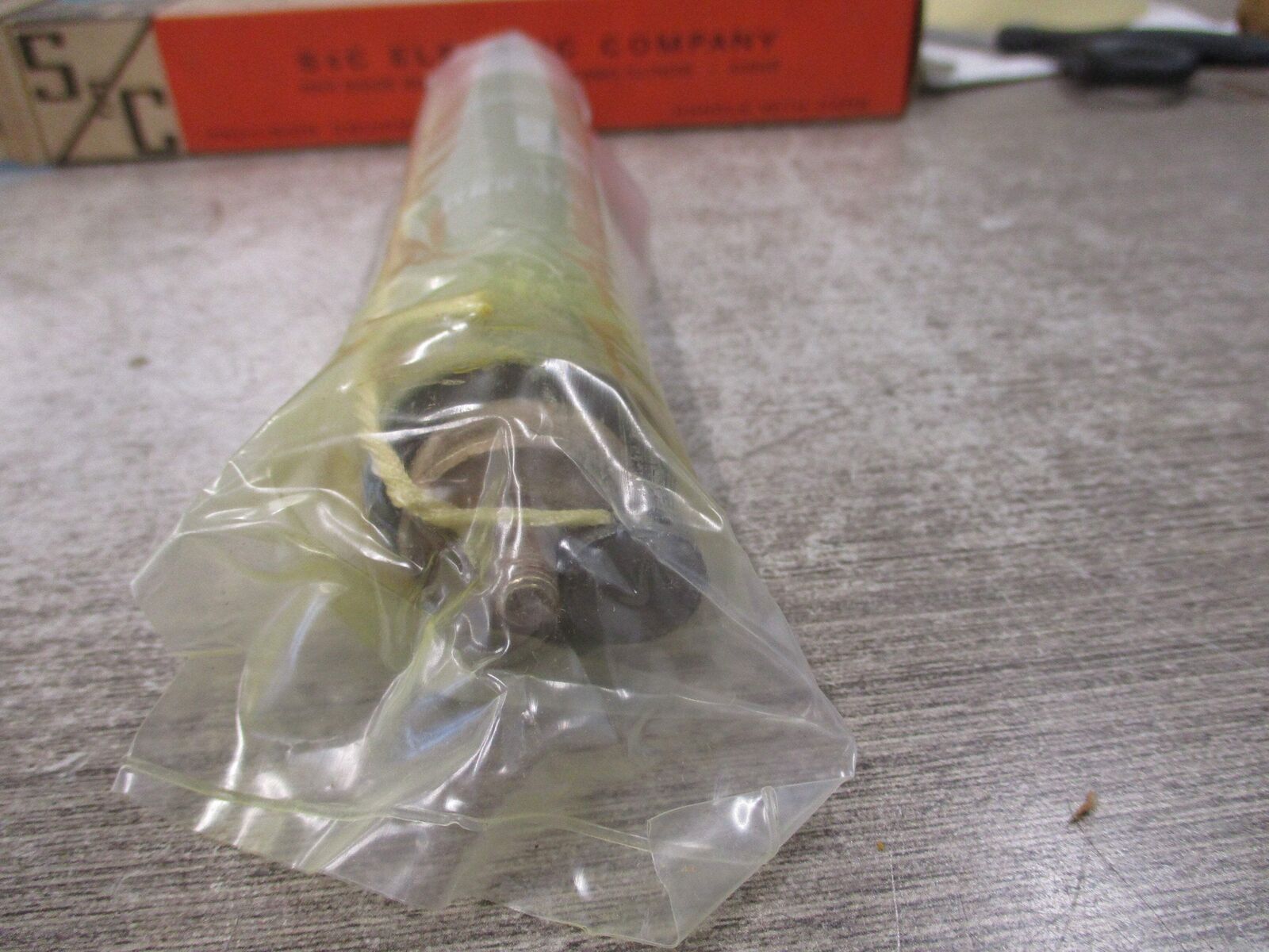 S&C SM-4 Fuse Refill Unit 252300R4 200E 14.4KV New Surplus